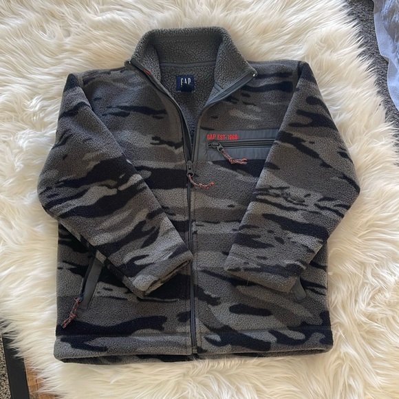 GAP grey camo fleece zip-up size Small (6-7) - Picture 1 of 9